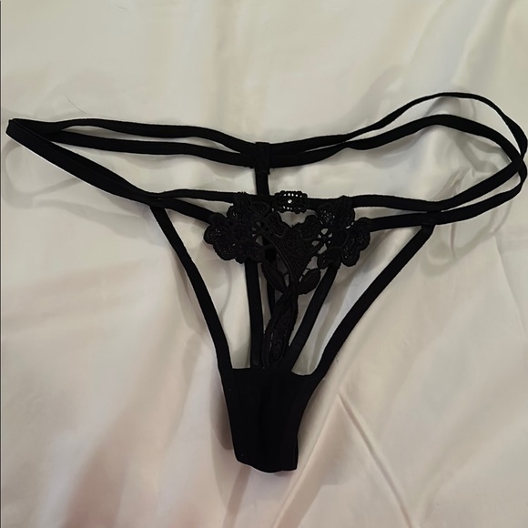 Bluebella Black Lace Bra Set - Picture 2 of 6